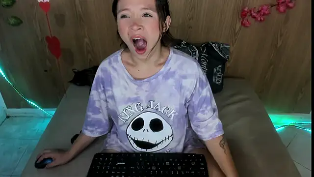 jenelotizz06 online show from 10-24-25, 12:09