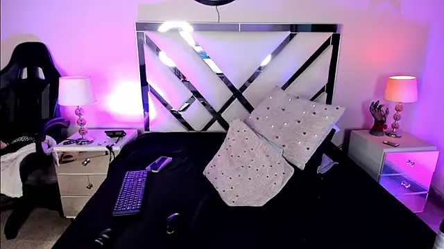 AnyyJones online show from 10-19-25, 11:46