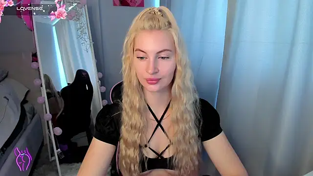 Kimmy powell online show from 06-15-26, 03:18