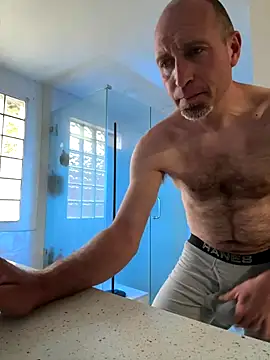 El Gizmo online show from 12-14-25, 07:52