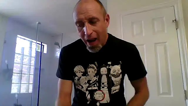 Snapshot of El_Gizmo chatting on 05-18-26, 08:02 El Gizmo online show from 05-18-26, 08:02