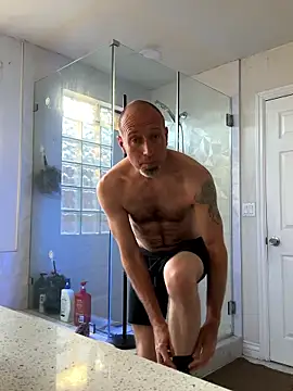 El Gizmo online show from 01-12-26, 04:03