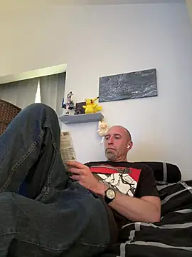 Snapshot of El_Gizmo chatting on 03-15-26, 07:21 El Gizmo online show from 03-15-26, 07:21