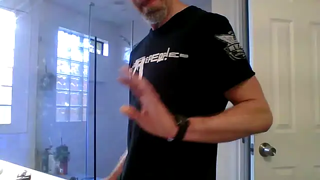 Snapshot of El_Gizmo chatting on 03-19-26, 03:56 El Gizmo online show from 03-19-26, 03:56