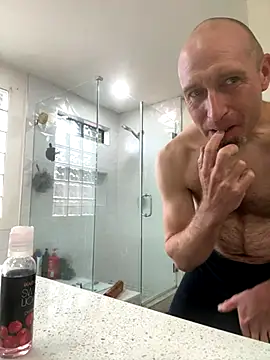 El Gizmo online show from 11-24-25, 05:35