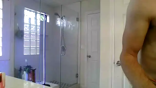 Snapshot of El_Gizmo chatting on 04-12-26, 10:46 El Gizmo online show from 04-12-26, 10:46