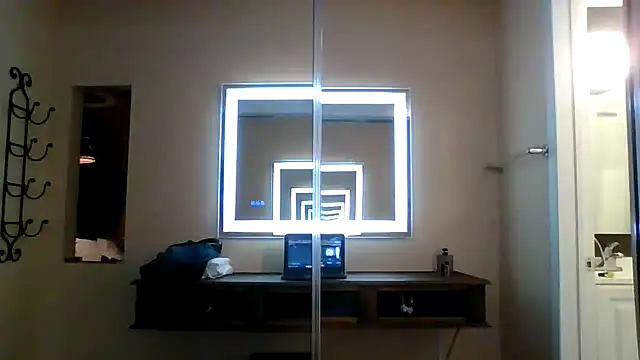 Snapshot of El_Gizmo chatting on 03-26-26, 07:06 El Gizmo online show from 03-26-26, 07:06