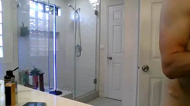 Snapshot of El_Gizmo chatting on 03-29-26, 06:53 El Gizmo online show from 03-29-26, 06:53