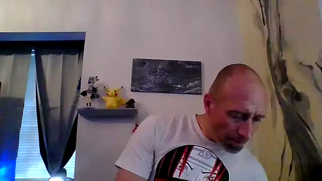 Snapshot of El_Gizmo chatting on 03-05-26, 12:40 El Gizmo online show from 03-05-26, 12:40