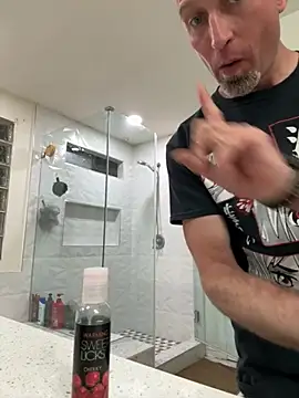 El Gizmo online show from 11-27-25, 08:04