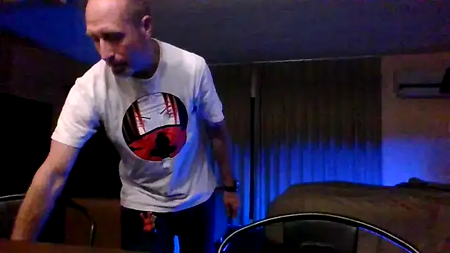 Snapshot of El_Gizmo chatting on 03-27-26, 07:28 El Gizmo online show from 03-27-26, 07:28