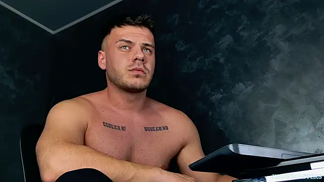 Snapshot of juliusmasters chatting on 02-07-26, 12:18 juliusmasters online show from 02-07-26, 12:18