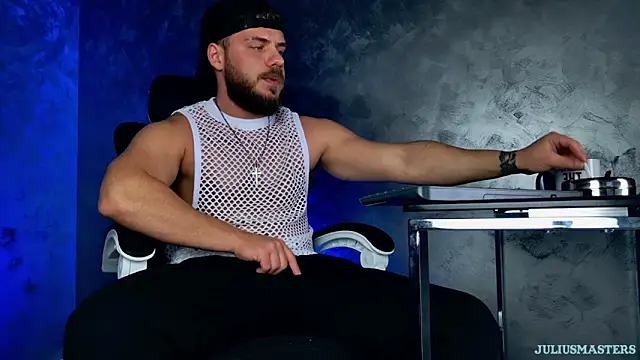 Snapshot of juliusmasters chatting on 02-01-26, 09:57 juliusmasters online show from 02-01-26, 09:57