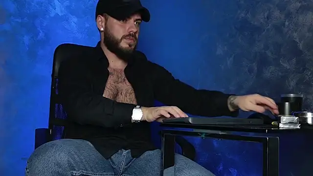 juliusmasters online show from 12-17-25, 08:47