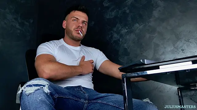 Snapshot of juliusmasters chatting on 02-07-26, 11:13 juliusmasters online show from 02-07-26, 11:13