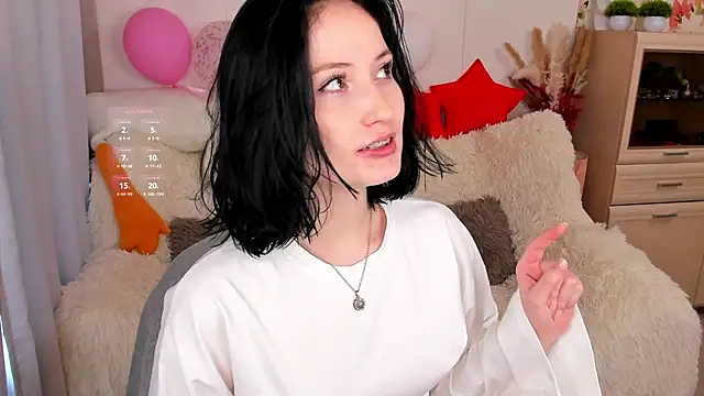 Snapshot of LisaMooore chatting on 04-19-26, 12:06 LisaMooore online show from 04-19-26, 12:06