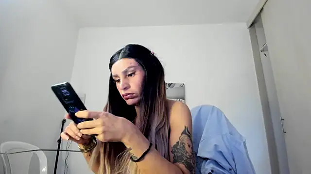 Snapshot of _juliana_star_ chatting on 05-25-26, 03:33 juliana star online show from 05-25-26, 03:33