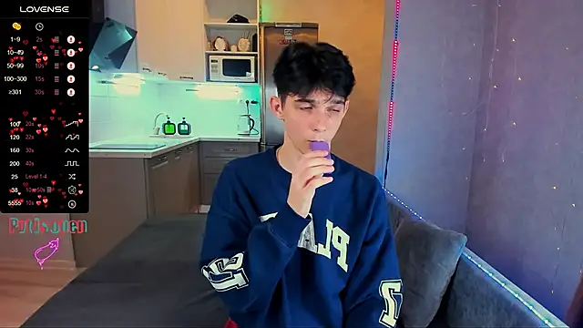 Snapshot of Aaron_Boom chatting on 10-12-25, 01:18 Aaron Boom online show from 10-12-25, 01:18