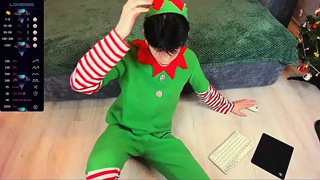 Snapshot of Aaron_Boom chatting on 12-24-24, 11:22 Aaron Boom online show from 12-24-24, 11:22