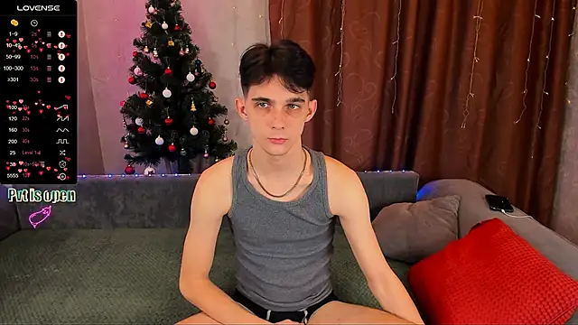 Aaron Boom online show from 12-15-25, 10:59