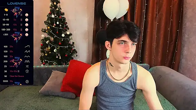 Snapshot of Aaron_Boom chatting on 12-27-24, 01:43 Aaron Boom online show from 12-27-24, 01:43