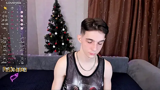 Snapshot of Aaron_Boom chatting on 01-16-26, 05:00 Aaron Boom online show from 01-16-26, 05:00