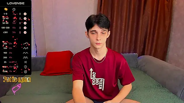 Aaron Boom online show from 12-04-25, 12:20