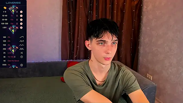 Snapshot of Aaron_Boom chatting on 09-20-25, 01:10 Aaron Boom online show from 09-20-25, 01:10