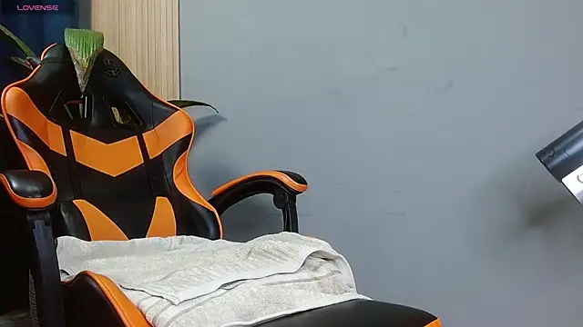 Mr WhiteCock online show from 10-23-25, 12:20