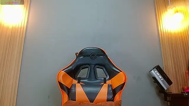 Snapshot of Mr_WhiteCock chatting on 02-02-26, 12:31 Mr WhiteCock online show from 02-02-26, 12:31