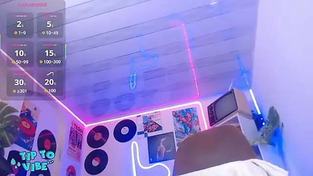 tamarafoxy  online show from 10-05-25, 02:30