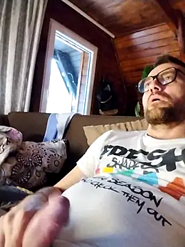 tomee83 online show from 12-16-25, 01:26