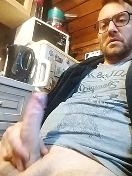 tomee83 online show from 10-15-25, 05:50