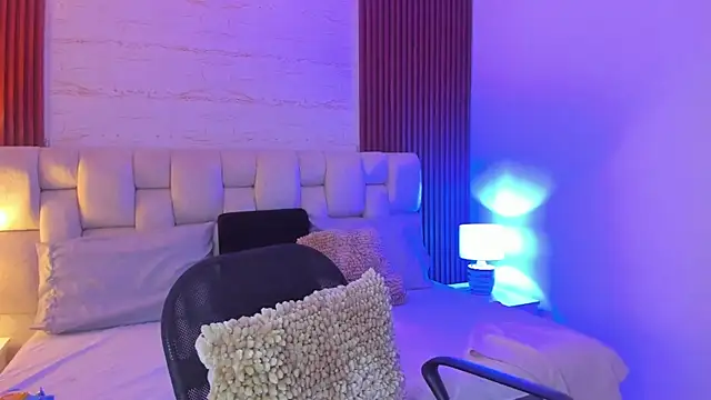 SophiaWylde online show from 03-12-25, 04:08