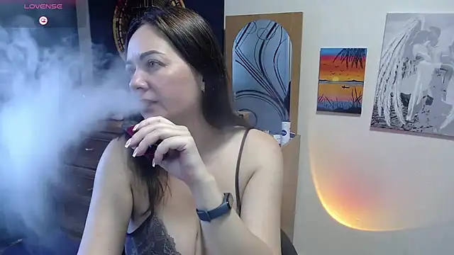 Snapshot of JuliaMorganss chatting on 08-05-26, 05:23 JuliaMorganss online show from 08-05-26, 05:23
