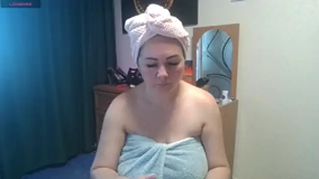 Snapshot of JuliaMorganss chatting on 07-12-26, 06:03 JuliaMorganss online show from 07-12-26, 06:03