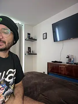 Snapshot of Rae_Lil_White chatting on 02-16-25, 06:43 Rae Lil White online show from 02-16-25, 06:43