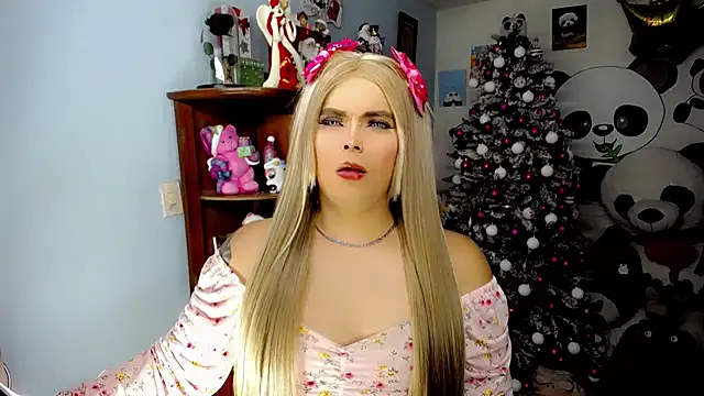 Snapshot of SweetKim21 chatting on 12-12-24, 03:54 SweetKim21 online show from 12-12-24, 03:54