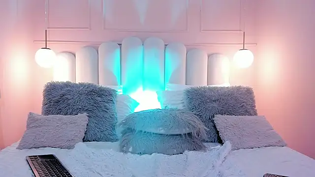 sarah salis  online show from 11-06-25, 10:03