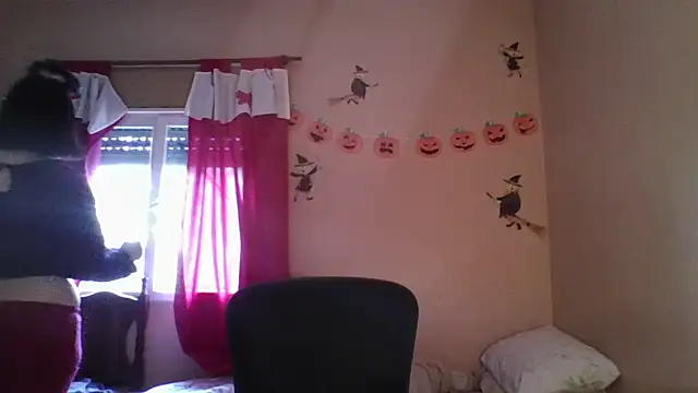 Snapshot of imsohornydacom chatting on 10-25-25, 04:29 imsohornydacom online show from 10-25-25, 04:29