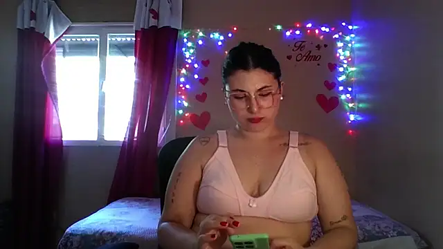 Snapshot of imsohornydacom chatting on 02-10-26, 06:07 imsohornydacom online show from 02-10-26, 06:07