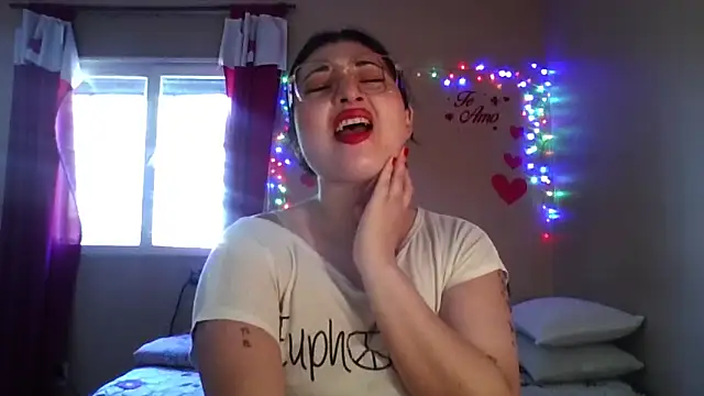 Snapshot of imsohornydacom chatting on 02-21-26, 05:48 imsohornydacom online show from 02-21-26, 05:48