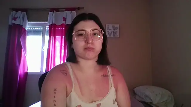 Snapshot of imsohornydacom chatting on 11-27-25, 04:40 imsohornydacom online show from 11-27-25, 04:40