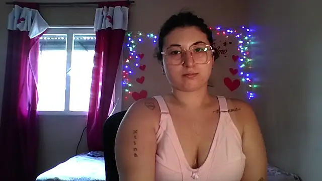 Snapshot of imsohornydacom chatting on 02-17-26, 01:41 imsohornydacom online show from 02-17-26, 01:41