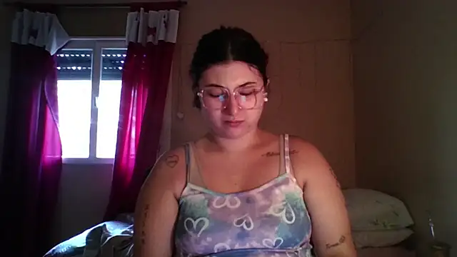 Snapshot of imsohornydacom chatting on 02-04-26, 02:12 imsohornydacom online show from 02-04-26, 02:12