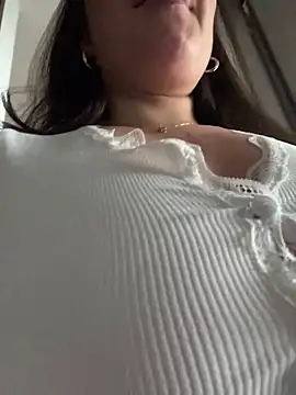 Snapshot of sukhakunis1 chatting on 05-17-26, 01:55 sukhakunis1 online show from 05-17-26, 01:55