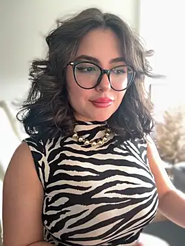 Snapshot of sukhakunis1 chatting on 09-18-25, 04:10 sukhakunis1 online show from 09-18-25, 04:10