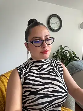 sukhakunis1 online show from 06-18-26, 06:46