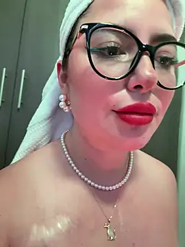 Snapshot of sukhakunis1 chatting on 02-27-25, 05:26 sukhakunis1 online show from 02-27-25, 05:26