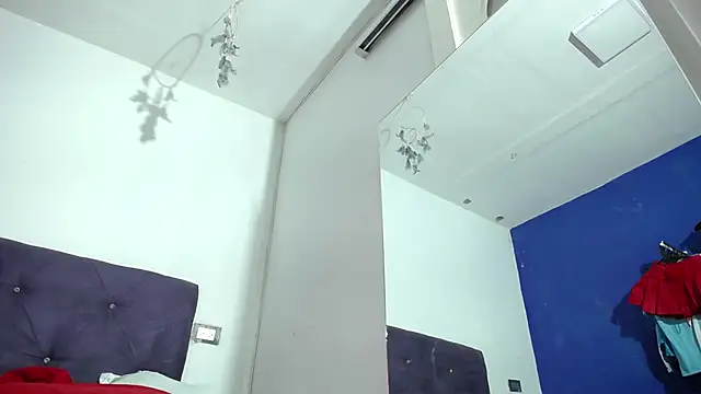 Squirter pussybomb online show from 11-07-25, 04:11